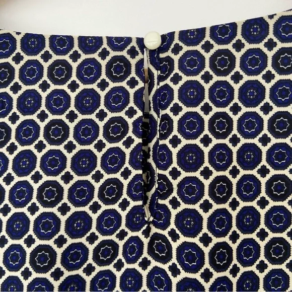 CYNTHIA ROWLEY NAVY AND CREAM GEOMETRIC PRINT FLOWY TOP/BLOUSE, LARGE - Picture 9 of 11